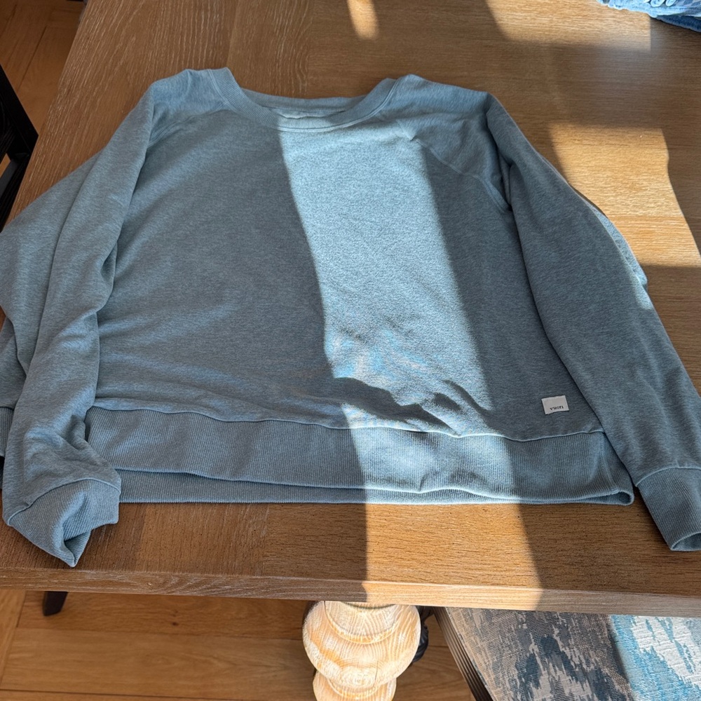 Women’s Vuori long sleeve. Size L
